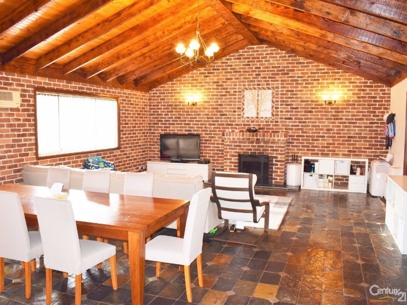 Edensor Park NSW 2176