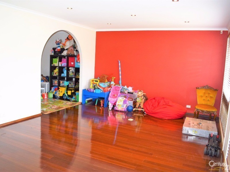 Edensor Park NSW 2176