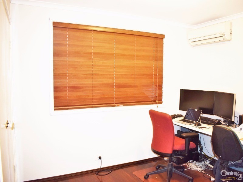 Edensor Park NSW 2176