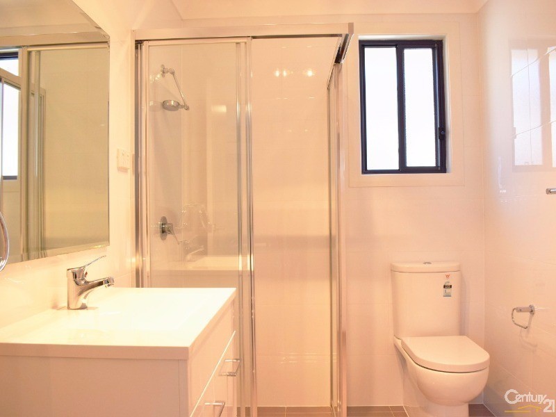 2a Guthega Close, Bossley Park NSW 2176