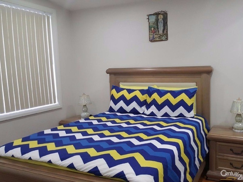 Fairfield West NSW 2165