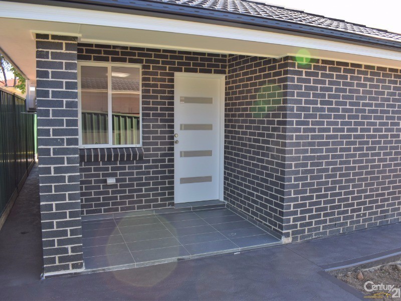 21a  Turquoise Crescent, Bossley Park NSW 2176