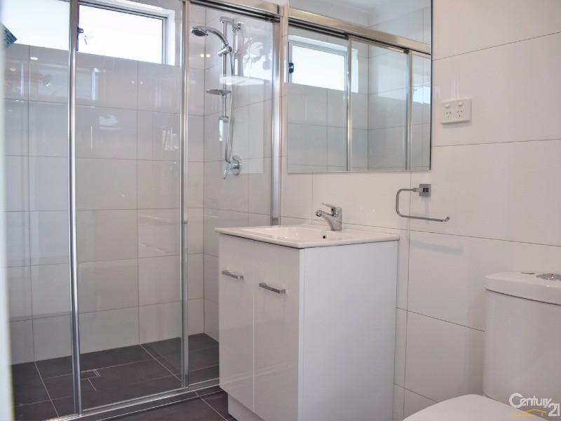 21a  Turquoise Crescent, Bossley Park NSW 2176