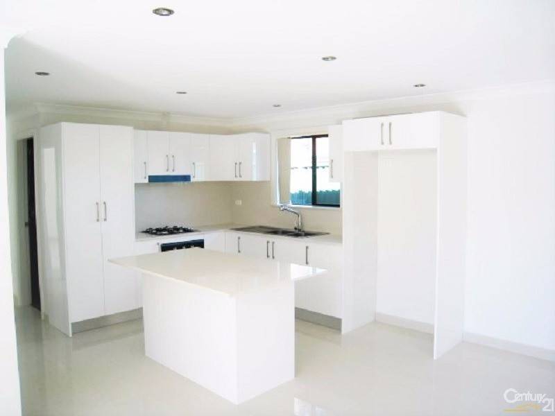 10a Lachlan Street, Bossley Park NSW 2176