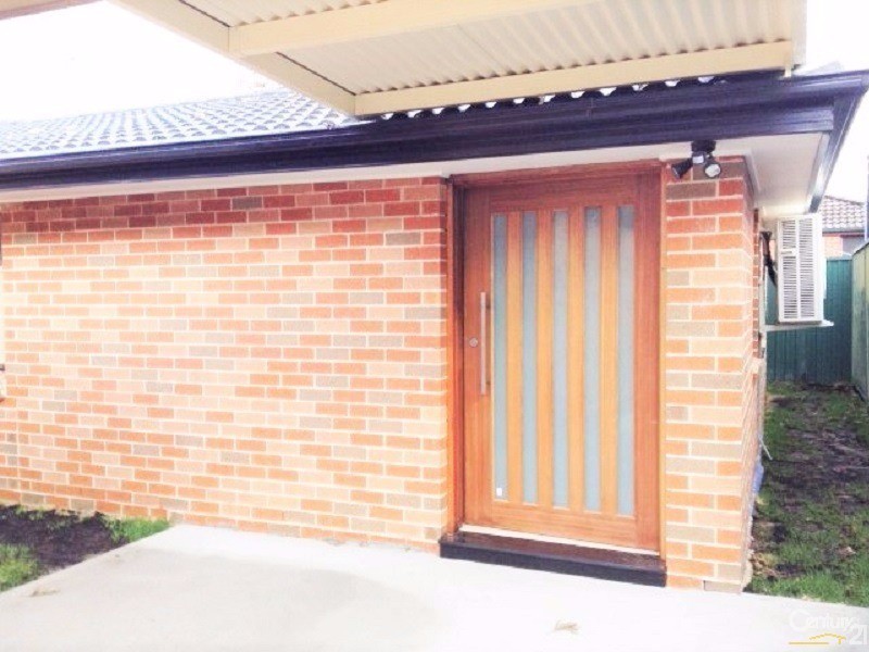 10a Lachlan Street, Bossley Park NSW 2176