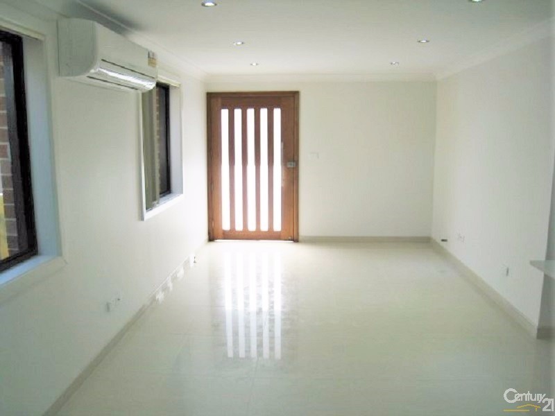 10a Lachlan Street, Bossley Park NSW 2176