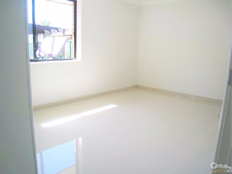 10a Lachlan Street, Bossley Park NSW 2176