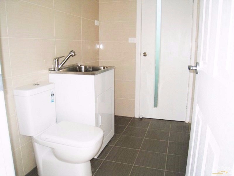 10a Lachlan Street, Bossley Park NSW 2176