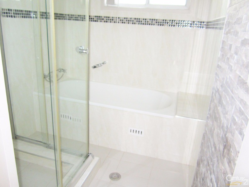 23 Greenfield Road, Greenfield Park NSW 2176