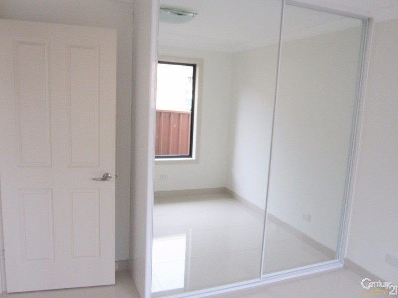 32a Mimosa Road, Bossley Park NSW 2176