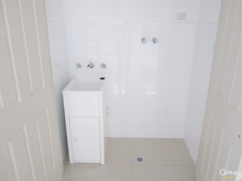 32a Mimosa Road, Bossley Park NSW 2176