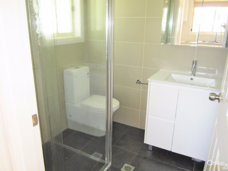 6a Barker Street, Bossley Park NSW 2176