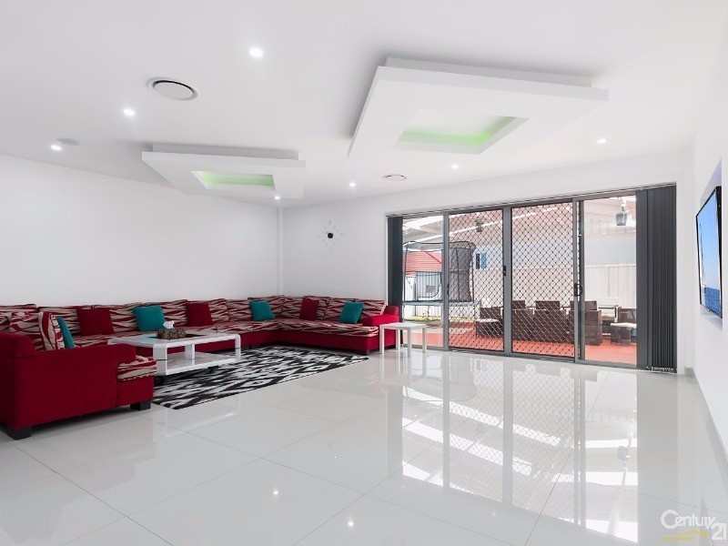 293A  Mimosa Road, Greenfield Park NSW 2176