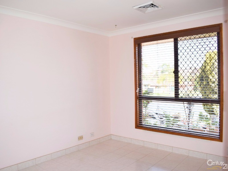 Edensor Park NSW 2176