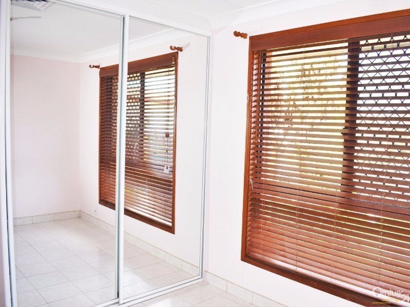 Edensor Park NSW 2176