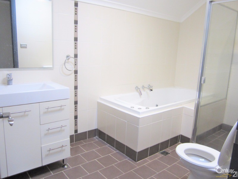 1/9 Barlow Street, Cambridge Park NSW 2747