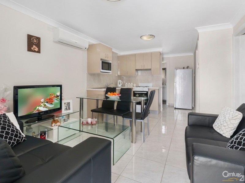 3 Yass Close, Bossley Park NSW 2176