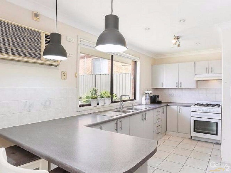 16 Moorhouse Crescent, Edensor Park NSW 2176