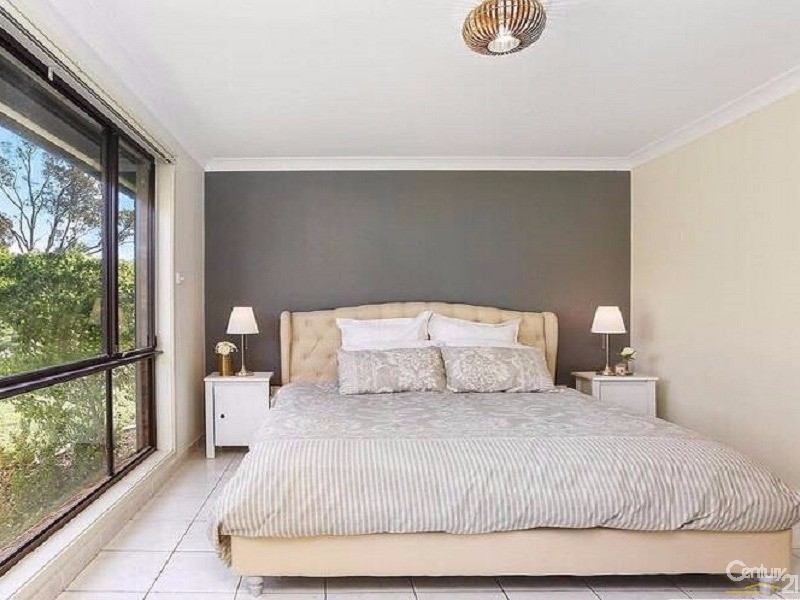 16 Moorhouse Crescent, Edensor Park NSW 2176