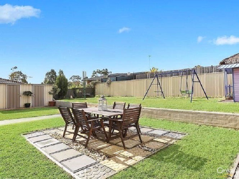 16 Moorhouse Crescent, Edensor Park NSW 2176