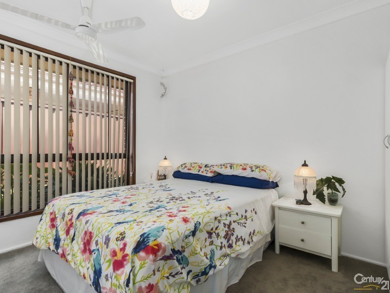 66 Kingfisher Ave, Bossley Park NSW 2176