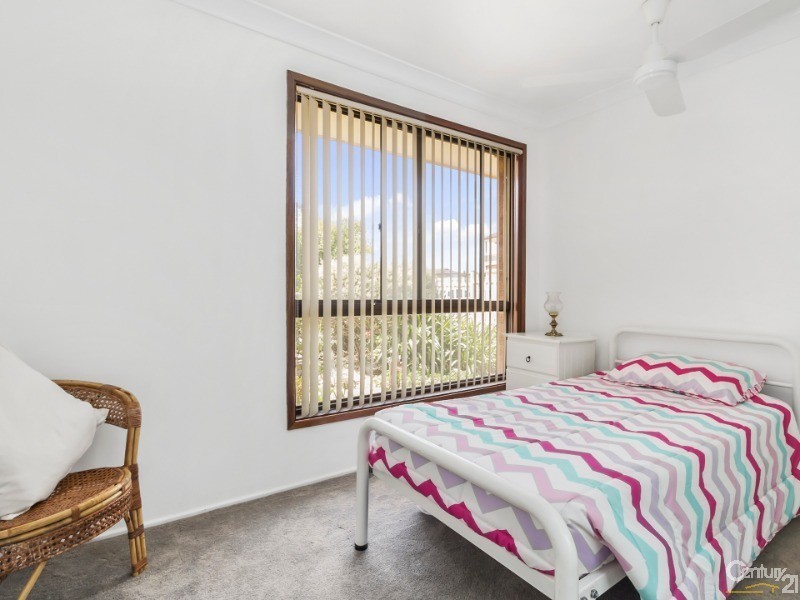 66 Kingfisher Ave, Bossley Park NSW 2176