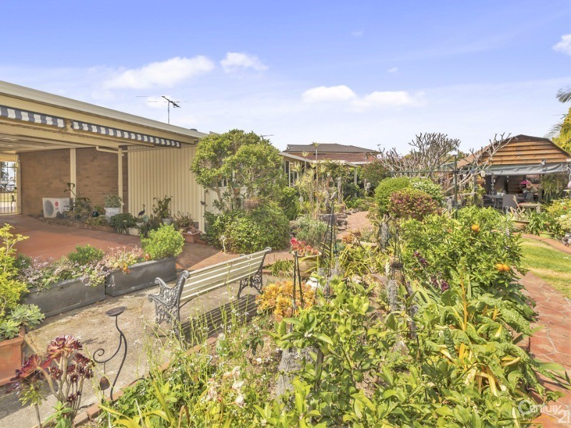 66 Kingfisher Ave, Bossley Park NSW 2176