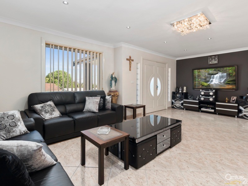 15 Vancouver Place, Fairfield West NSW 2165