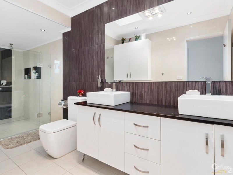 15 Vancouver Place, Fairfield West NSW 2165