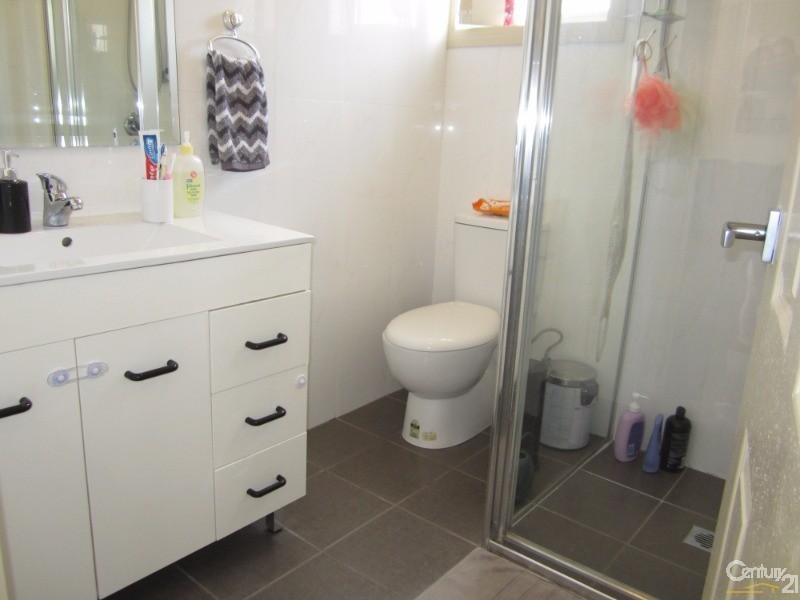 Fairfield NSW 2165