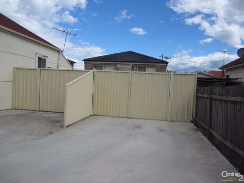Fairfield NSW 2165
