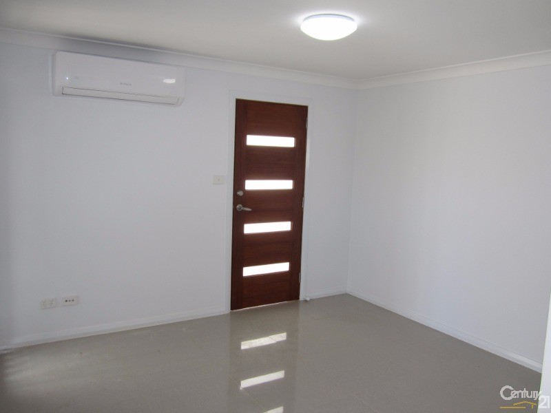 Edensor Park NSW 2176