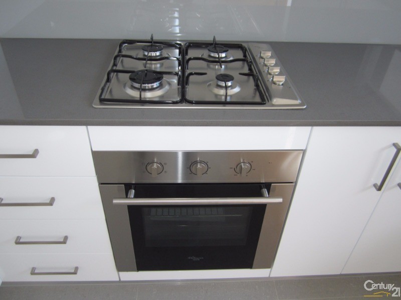 Edensor Park NSW 2176