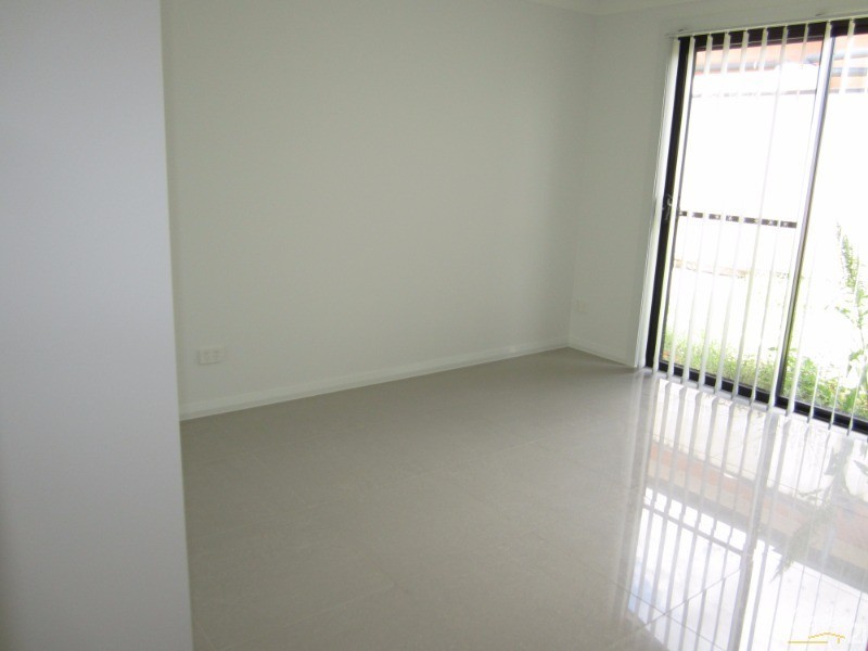 Edensor Park NSW 2176