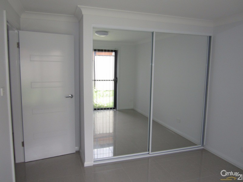 Edensor Park NSW 2176