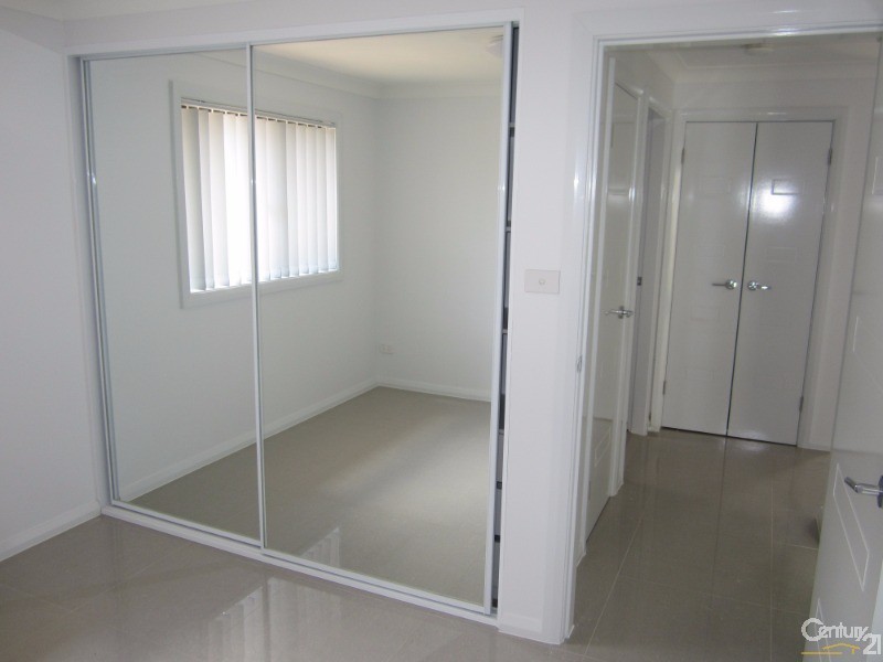 Edensor Park NSW 2176