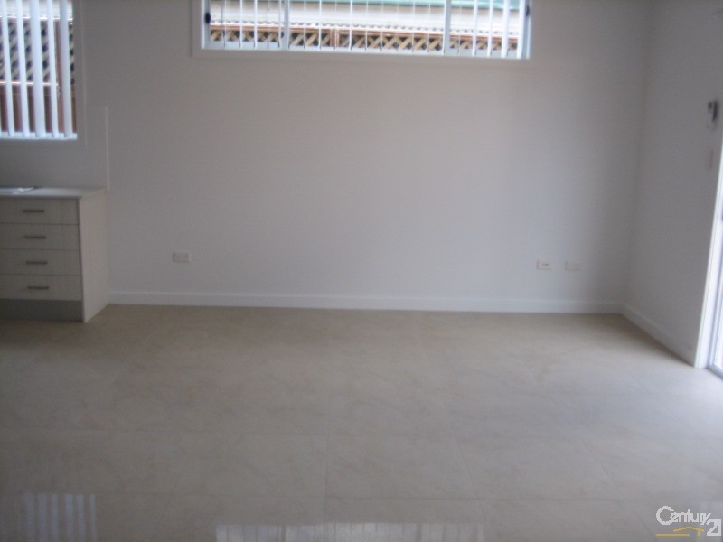 23a Salter Road, Bossley Park NSW 2176