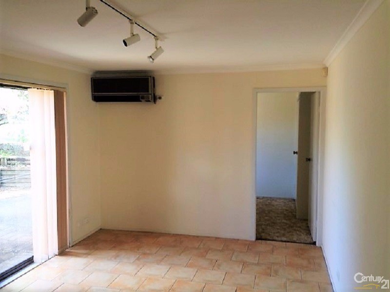 Edensor Park NSW 2176