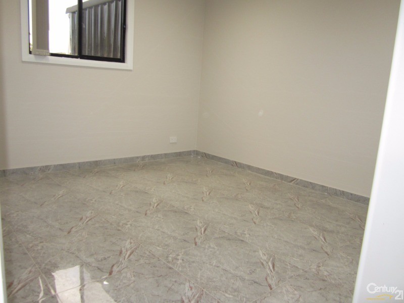 Fairfield West NSW 2165