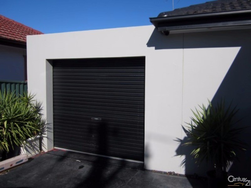 Fairfield West NSW 2165