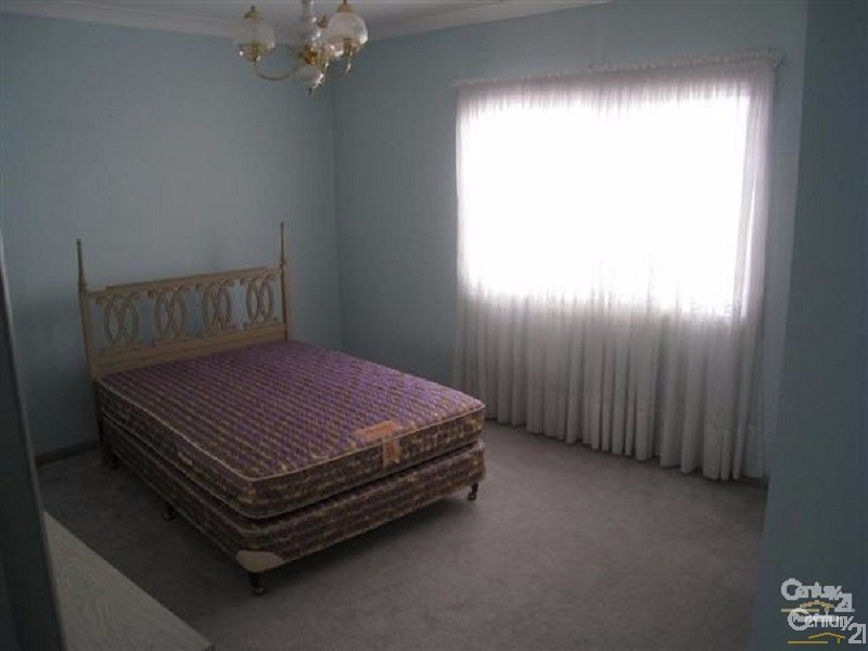 Bossley Park NSW 2176