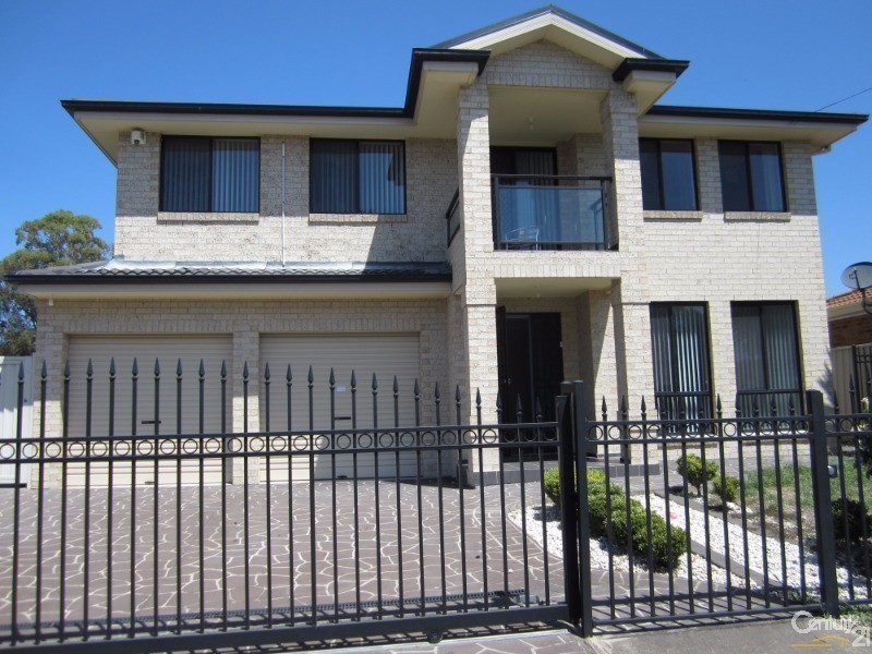 78 Greenfield Road, Greenfield Park NSW 2176