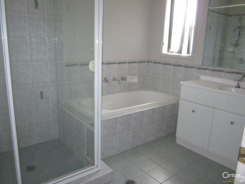 78 Greenfield Road, Greenfield Park NSW 2176