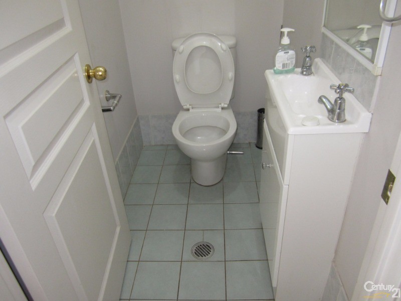 78 Greenfield Road, Greenfield Park NSW 2176