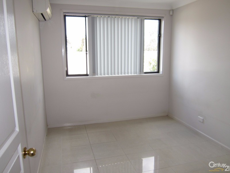 78 Greenfield Road, Greenfield Park NSW 2176