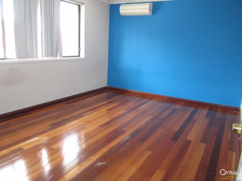 78 Greenfield Road, Greenfield Park NSW 2176