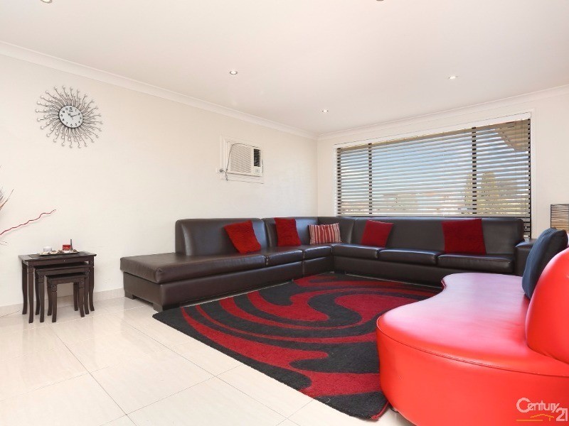 11 Burr Close, Bossley Park NSW 2176