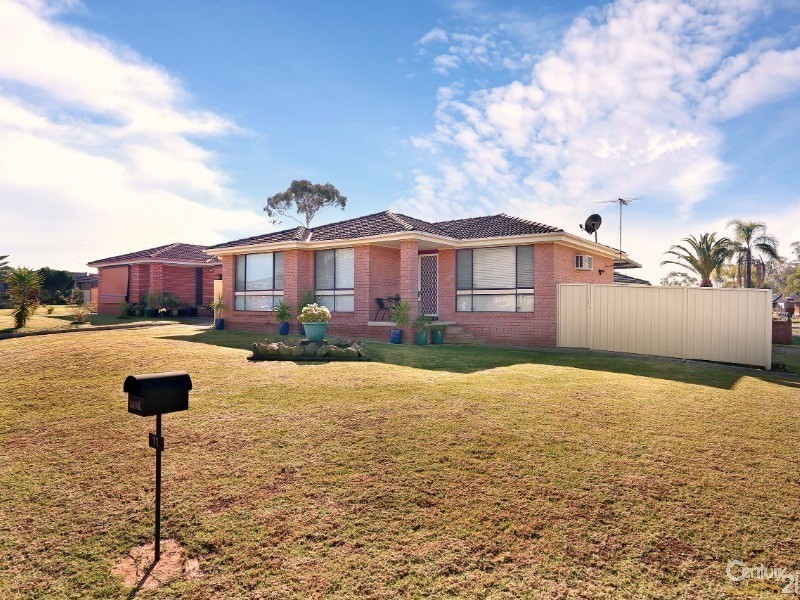 11 Burr Close, Bossley Park NSW 2176