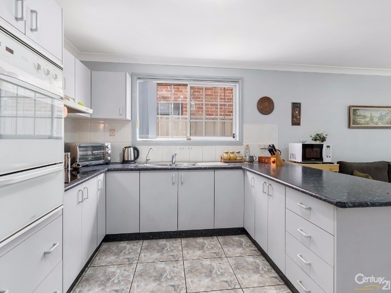 2 Bettong Crescent, Bossley Park NSW 2176