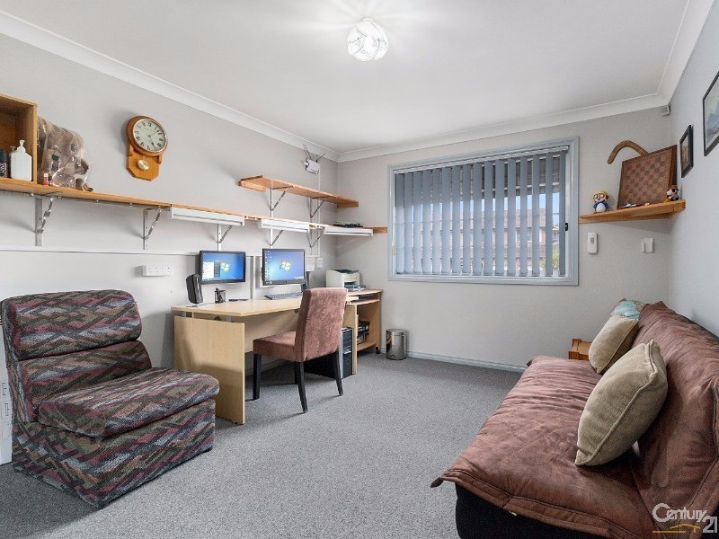 2 Bettong Crescent, Bossley Park NSW 2176